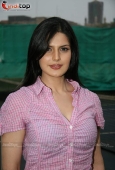 Zarine Khan at Tennis Academy event - inditop.com 23