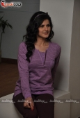 Zarine Khan shoots for Sweet Dreams Lounge Wear - inditop.com3