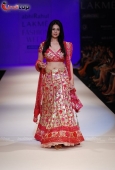 Anjana Sukhani walks for Abhi Rahul at LFW day 5 - inditop.com5