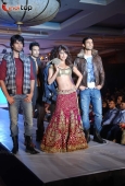 Priyanka chopra and ranbir walks the ramp for DHL Anjana Anjani show by Manish Malhotra - inditop.com18