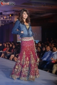 Priyanka chopra and ranbir walks the ramp for DHL Anjana Anjani show by Manish Malhotra - inditop.com5