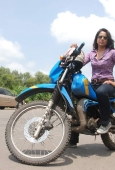 Sameera reddy learns to ride a bike - inditop.com22