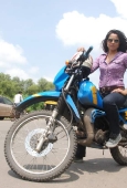 Sameera reddy learns to ride a bike - inditop.com23