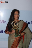 Vidya Balan with Martin Luther King 3 at Priyadarshni Award - inditop.com3