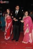 Aishwariya and Abhishek at Star Screen Awards red carpet - inditop.com 1