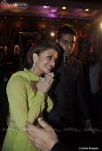 Aishwarya, Abhishek & Bigb at Fardeen Khan sister Laila Khan wedding reception to Frahan Furniturewala - inditop.com 3