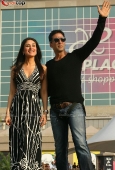 Akshay Kumar and Kareena Kapoor at DLF Place, Saket in New Delhi for promotion of their film Kambakkht Ishq 3