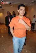 Amir, R madhavn & Sharman at 3 Idiots first song introduced to media, exclusive pics 3