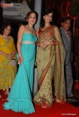 Amisha Patel & Dia Mirza at Other Celebs at Fardeen Khan sister Laila Khan wedding reception - inditop.com 10