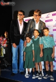 Amitabh & Abhishek watch Paa with Kids - inditop.com 6