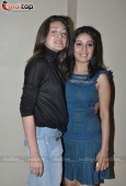 Beautiful Shefali Zariwala and Sunidhi at Michael Learns To Rock bash - inditop.com6