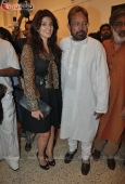 Beautiful Twinkle khanna inaugurate Prithvi Soni exhibition - inditop.com2