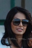 Bipasha & Saif at Vandrewala cup - inditop.com 11