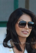 Bipasha & Saif at Vandrewala cup - inditop.com 12