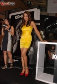 Bipasha Basu and Mandira at Kohler pressure play games event - inditop.com10