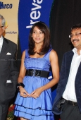 Bipasha Basu unveils Vandrevala Foundation race trophy - inditop.com 3