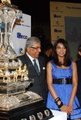 Bipasha Basu unveils Vandrevala Foundation race trophy - inditop.com 37