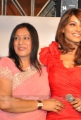 Bipasha unveils her Fitness DVD Love youorself - inditop.com 19