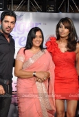 Bipasha unveils her Fitness DVD Love youorself - inditop.com 32