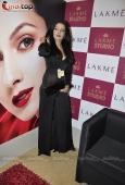 Celina Jaitley at LIFW beauty saloon - inditop.com 