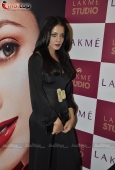 Celina Jaitley at LIFW beauty saloon - inditop.com 10