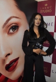 Celina Jaitley at LIFW beauty saloon - inditop.com 22