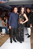 Celina Jaitley, Rahul Bose with designer Rina Dhaka, Dev R Nil at Signature fashion show - inditop.com46