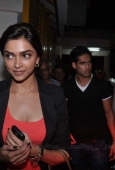 Deepika Padukone with siddharth mallya  at the special screening of Peepli Live - inditop.com16