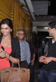 Deepika Padukone with siddharth mallya  at the special screening of Peepli Live - inditop.com8