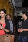 Deepika Padukone with siddharth mallya  at the special screening of Peepli Live - inditop.com9