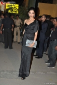 Deepika Padukone, Hrithik, Mugdha Godse at Filmfare red carpet set - inditop.com 7