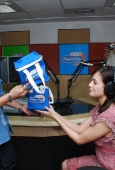 Dia Mirza & Arshad promote hum tum aur Ghost on Radiocity - inditop.com 2