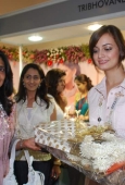 Dia Mirza & Bhagyashree at Design One exhibition hosted by Sahachari foundation - inditop.com6