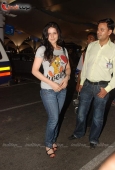 Dia Mirza, Zarine Khan arrive back in Mumbai From IIFA - inditop.com5