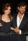 Hrithik & Suzen at Hdil Day 1 11