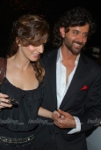 Hrithik & Suzen at Hdil Day 1 12