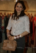 Isha Khoppikar graces Resort collection preview by Ramona Narang - inditop.com 