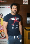 John Abraham & Hot Manasi Scott promotes Jhootha hi Sahi with Pakhi - inditop.com8