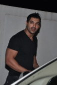 John and Bipasha spotted entering PVR to watch Inception - inditop.com3