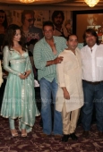 Kangana Ranaut  and Sanjay Dutt with her wife grace Knockout Iftaar party - inditop.com28