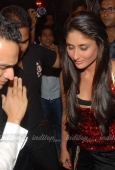 Kareen Kapoor & Saif ali khan at I am She finals red carpet - inditop.com14