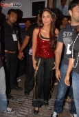 Kareen Kapoor & Saif ali khan at I am She finals red carpet - inditop.com9