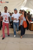 Kareena Kapoor and saif arrive back in Mumbai From IIFA - inditop.com11