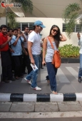 Kareena Kapoor and saif arrive back in Mumbai From IIFA - inditop.com13