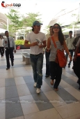 Kareena Kapoor and saif arrive back in Mumbai From IIFA - inditop.com9