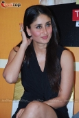 Kareena Kapoor at the 3 Idiots script book launch - inditop.com20