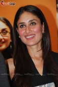 Kareena Kapoor at the 3 Idiots script book launch - inditop.com43