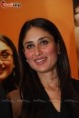 Kareena Kapoor at the 3 Idiots script book launch - inditop.com44