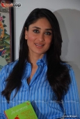 Kareena Kapoor launches the Marathi version of Rutuja Diwekar book Dont Lose Your Mind, Lose Your Weight - inditop.com   12