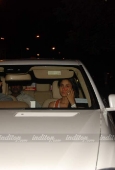 Kareena Kapoor, Saif, Shahrukh Khan and Many Others at Karan Johar birthday bash - inditop.com37